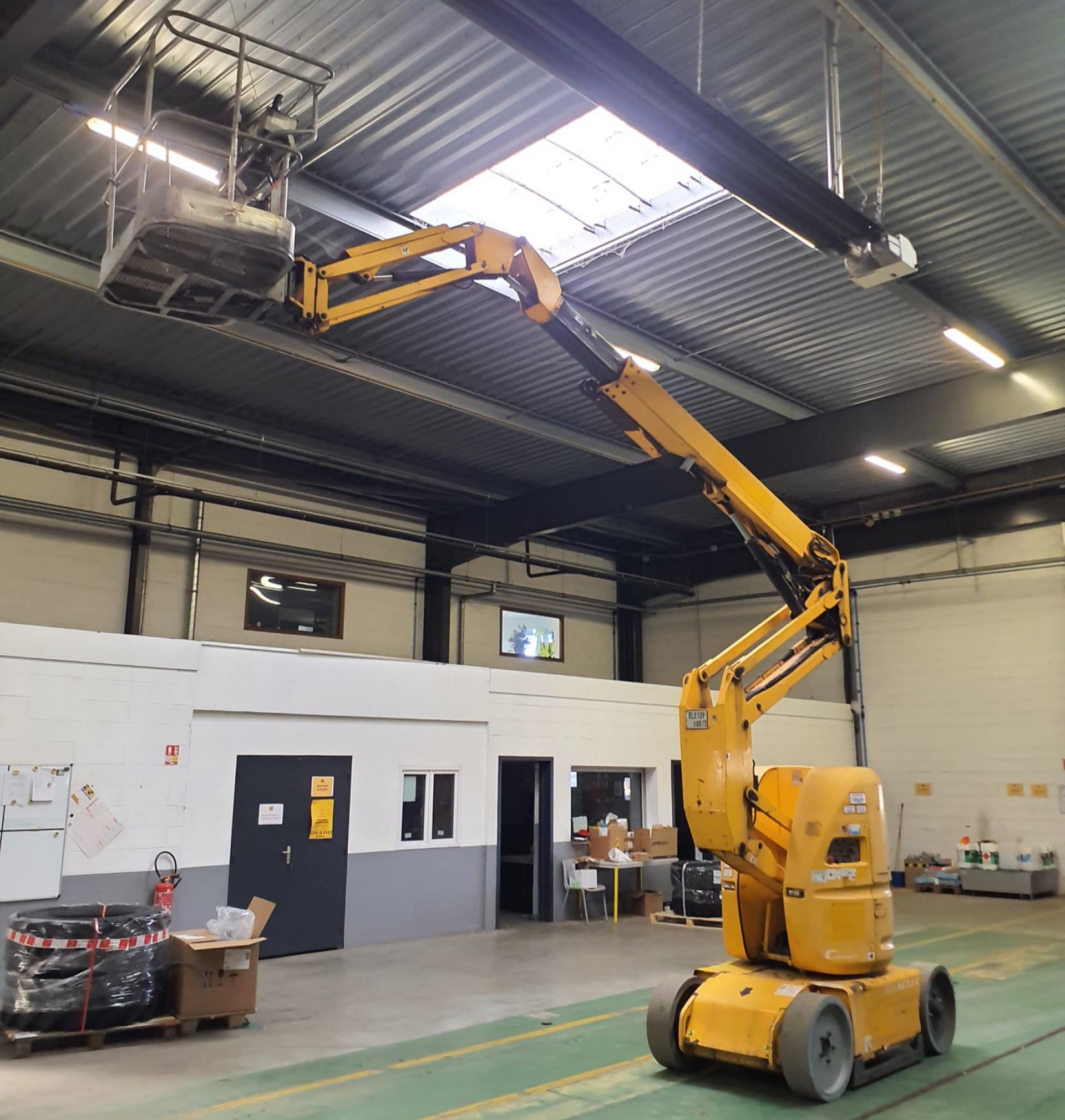 Plataforma 12M Articulada Electrica