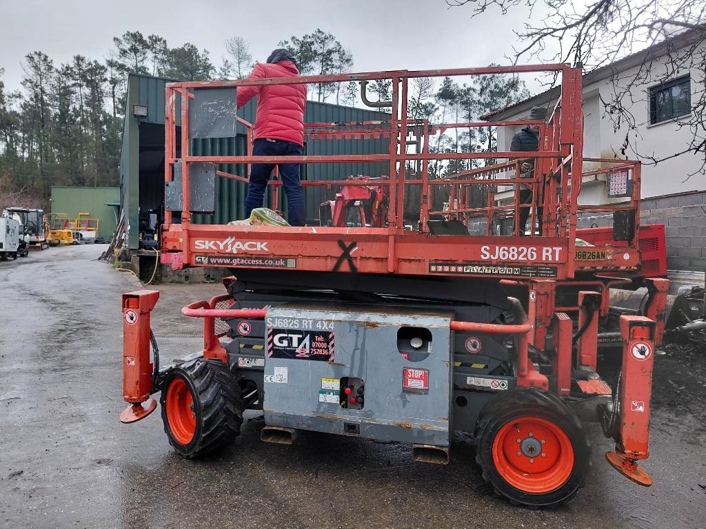 Plataforma 10M Tesoura Diesel 4x4